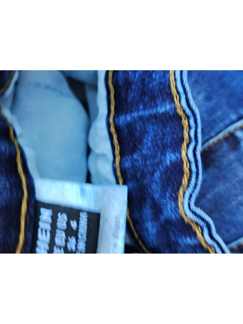 Shein Ripped Jeans - Picture 3 of 4